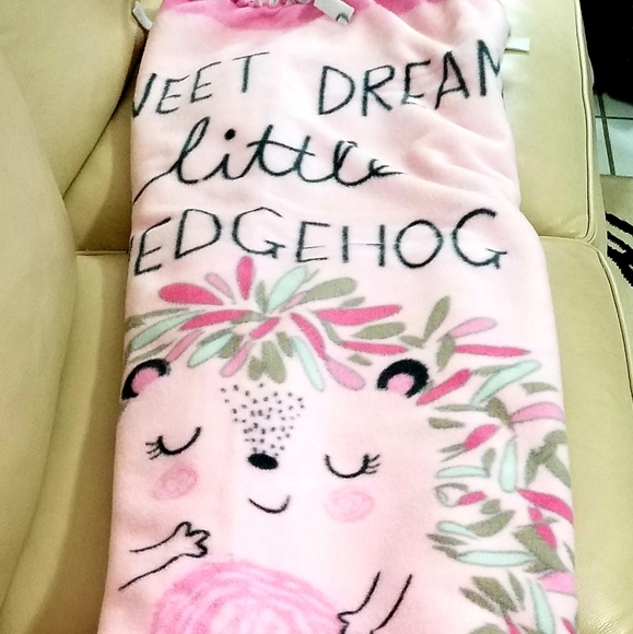 New, hedgehog blanket - Picture 2 of 7